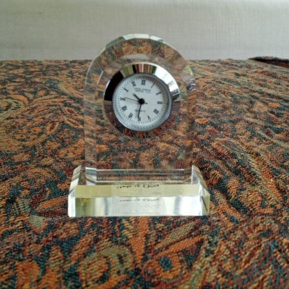 Fifth Avenue Crystal 2 1/2 inch Archway Clock - Picture 4 of 5